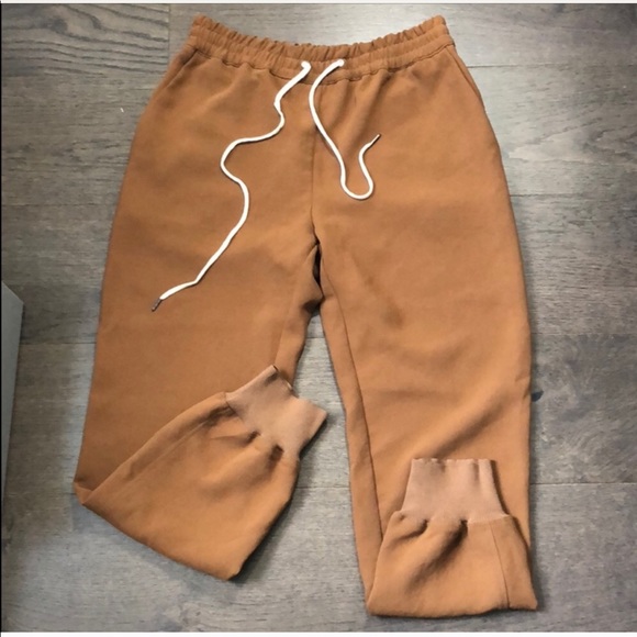 Aritzia Pants - Aritzia Wilfred Buffon Pant Joggers
